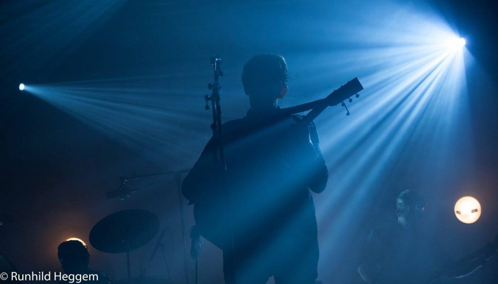 <h1>Kalender</h1>
<p class="desc">I kalenderen kan alle leggja inn planlagde arrangement og arrangement under planlegging, uavhengig størrelse. Har de ikkje fastsett dato endå legg gjerne inn tentative datoar. Målet med kalenderen er å få spreiing i arrangementa i bygda og hindra at fleire arrangement skjer samtidig.  
</p>
<p>
<a class="btn-large white" href="/arrangement">Sjå meir her</a>
</p>